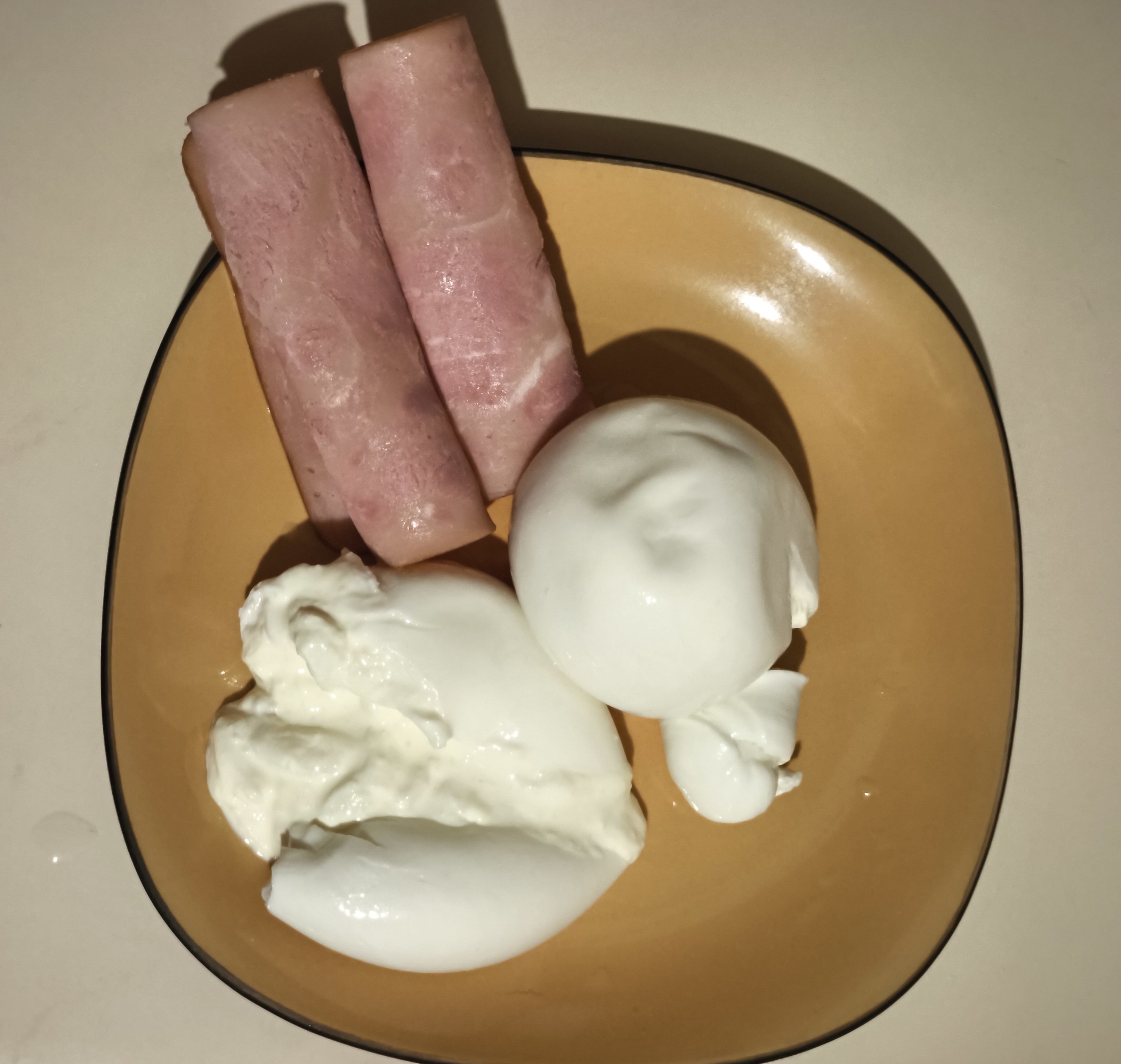Queso Burrata con jamón